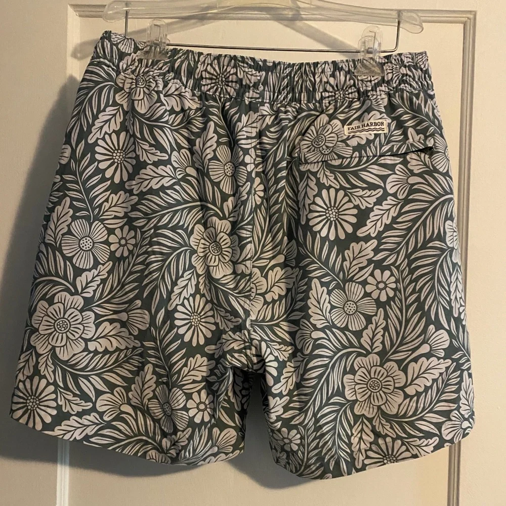 Fair Harbor The Bayberry Swim Trunks Green Floral Size XL